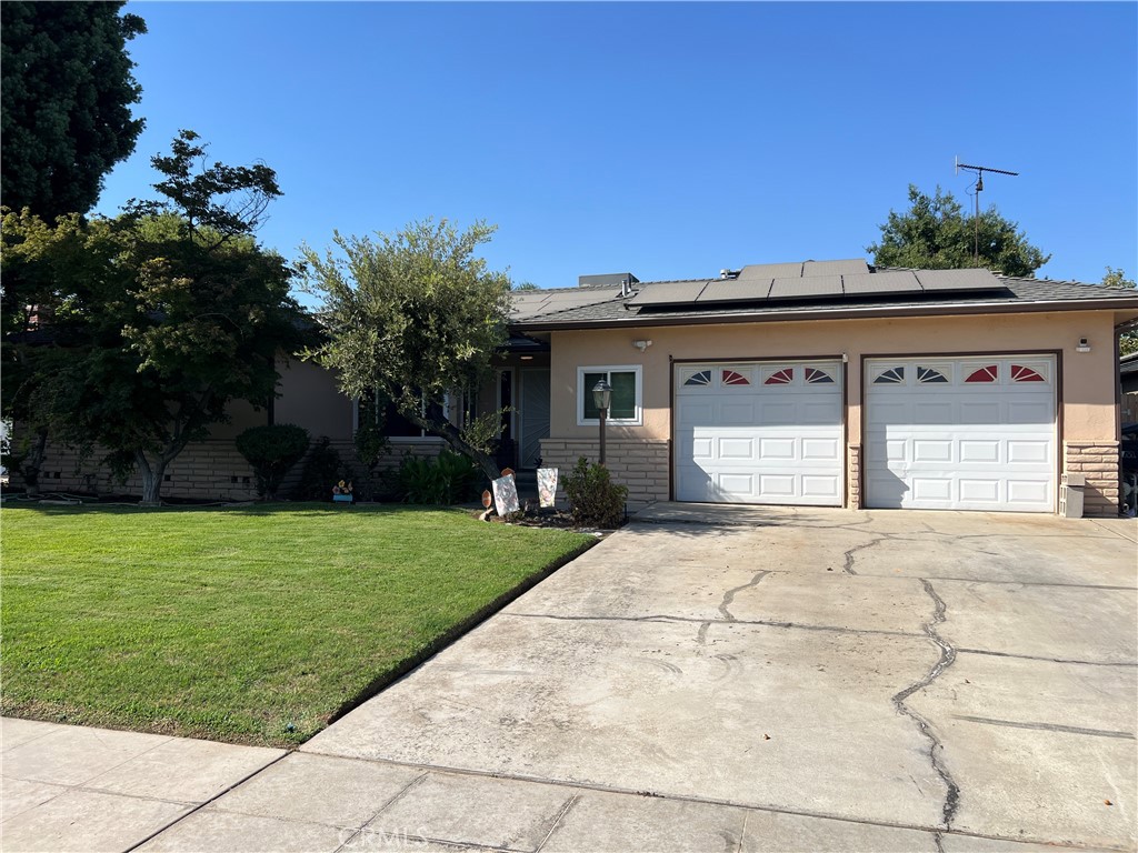 500 W Sample Ave, Fresno, CA 93704