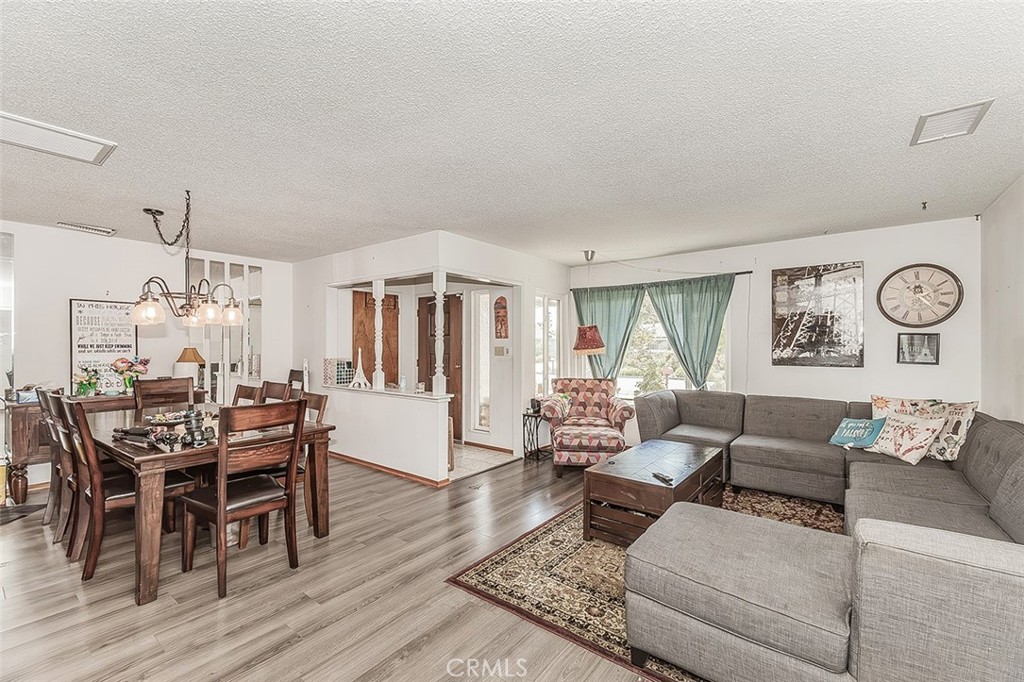 500 W Sample Ave, Fresno, CA 93704