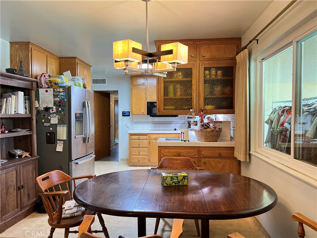 500 W Sample Ave, Fresno, CA 93704