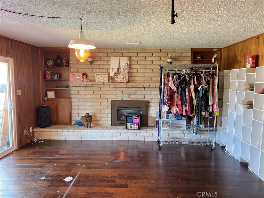 500 W Sample Ave, Fresno, CA 93704