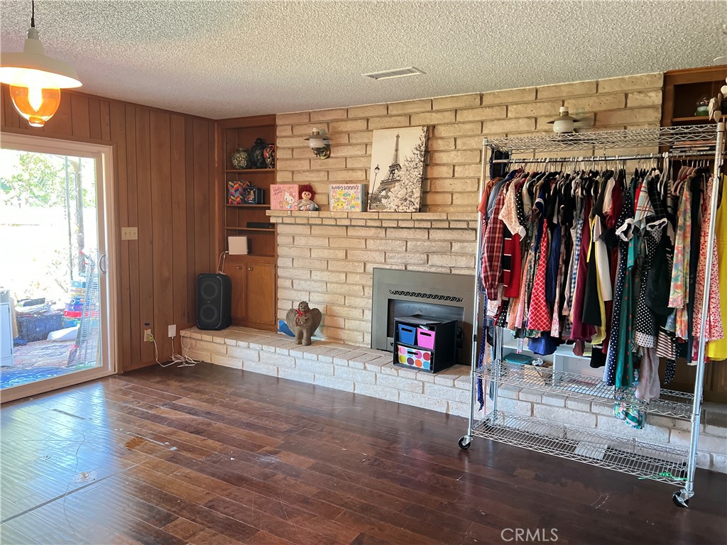 500 W Sample Ave, Fresno, CA 93704