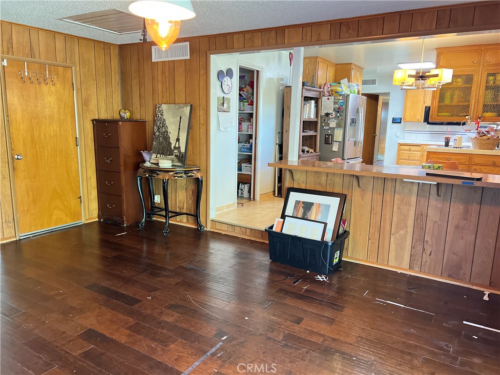 500 W Sample Ave, Fresno, CA 93704