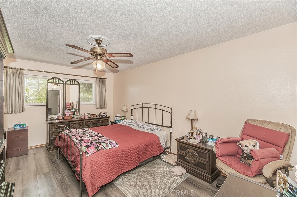 500 W Sample Ave, Fresno, CA 93704