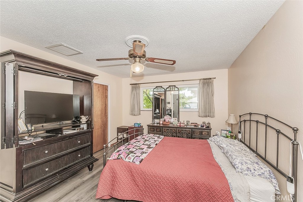 500 W Sample Ave, Fresno, CA 93704