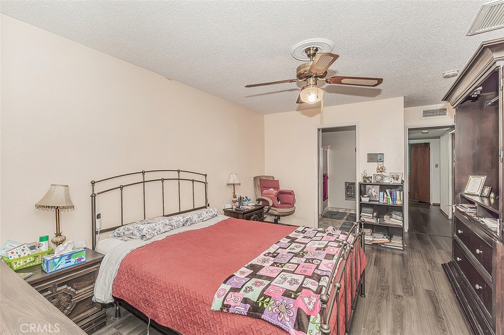 500 W Sample Ave, Fresno, CA 93704