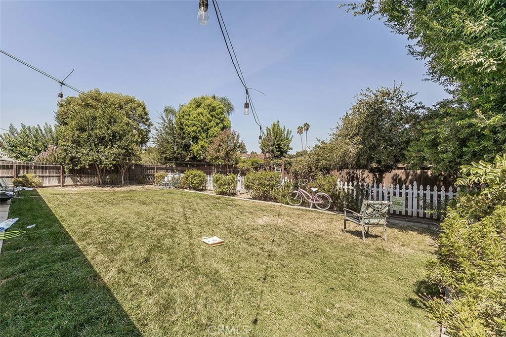 500 W Sample Ave, Fresno, CA 93704