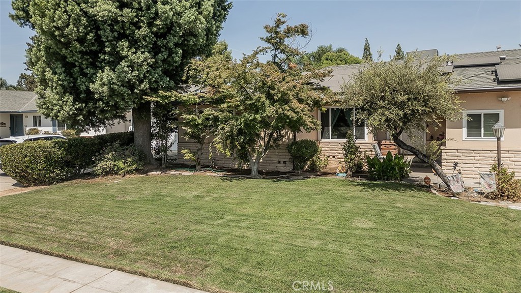 500 W Sample Ave, Fresno, CA 93704