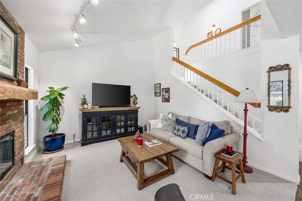 3227 Via Ensenada, San Luis Obispo, CA 93401