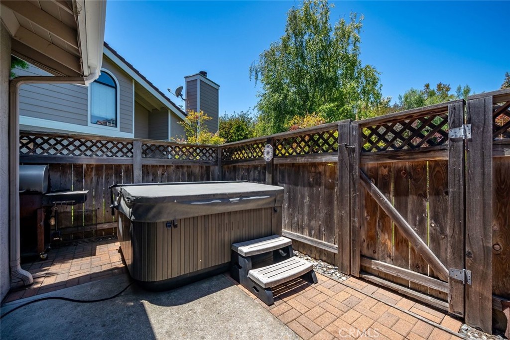 3227 Via Ensenada, San Luis Obispo, CA 93401