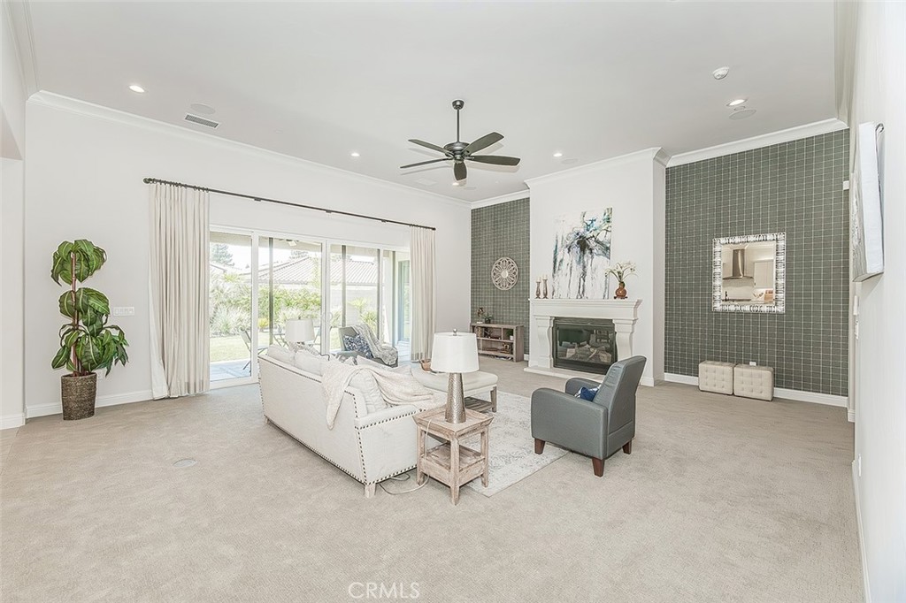 11609 N Sandy Par, Fresno, CA 93730