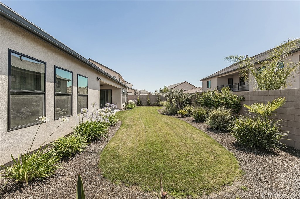 11609 N Sandy Par, Fresno, CA 93730