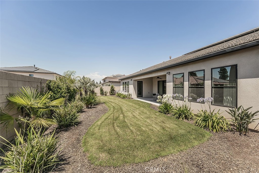 11609 N Sandy Par, Fresno, CA 93730