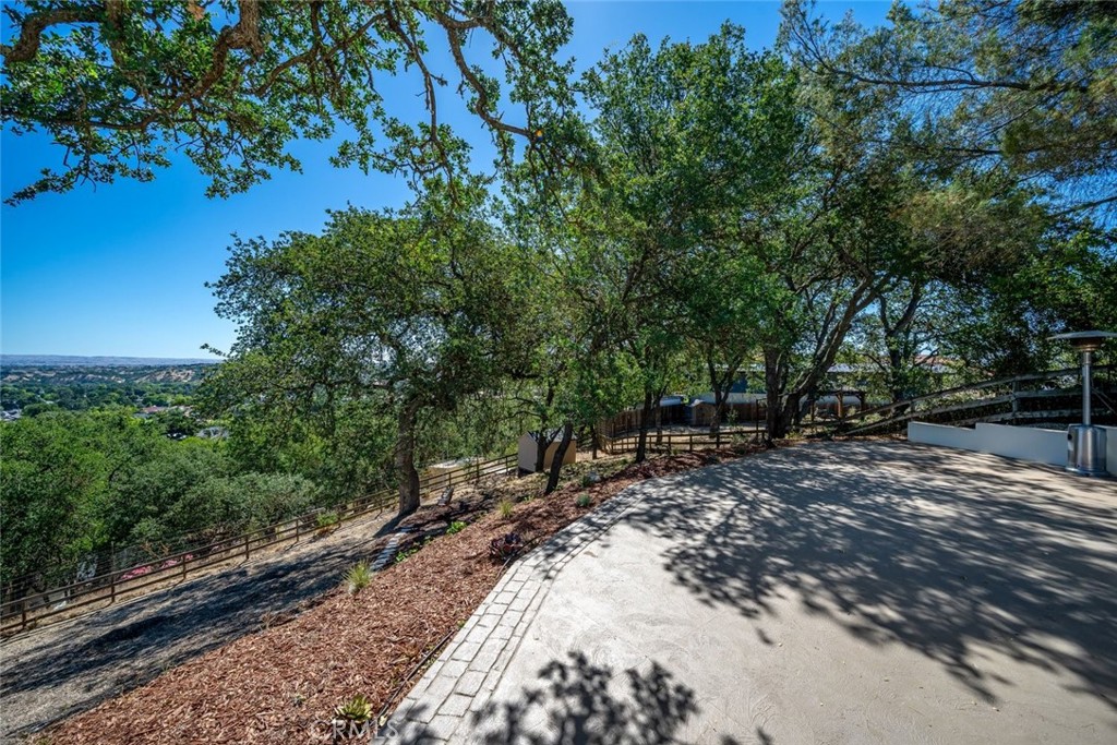 34 Terrace Hill Dr, Paso Robles, CA 93446