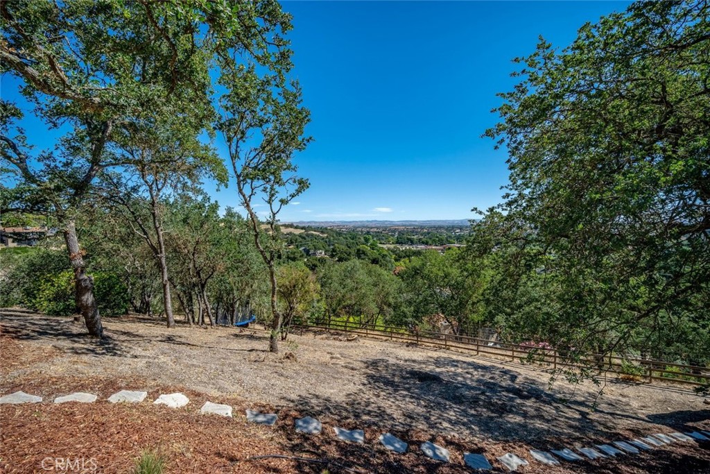 34 Terrace Hill Dr, Paso Robles, CA 93446