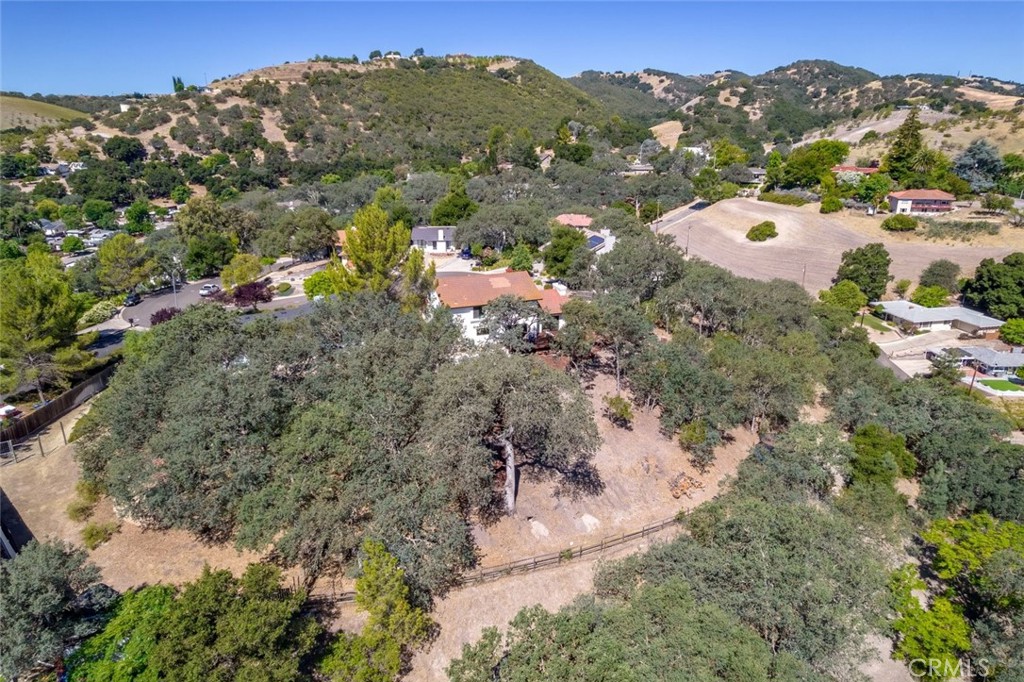 34 Terrace Hill Dr, Paso Robles, CA 93446