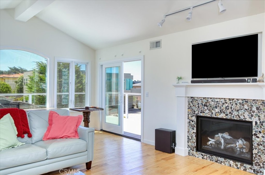 1945 Windsor, Cambria, CA 93428