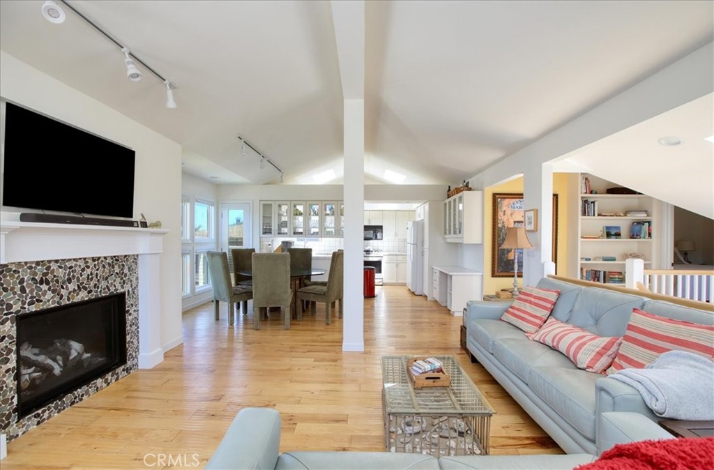 1945 Windsor, Cambria, CA 93428