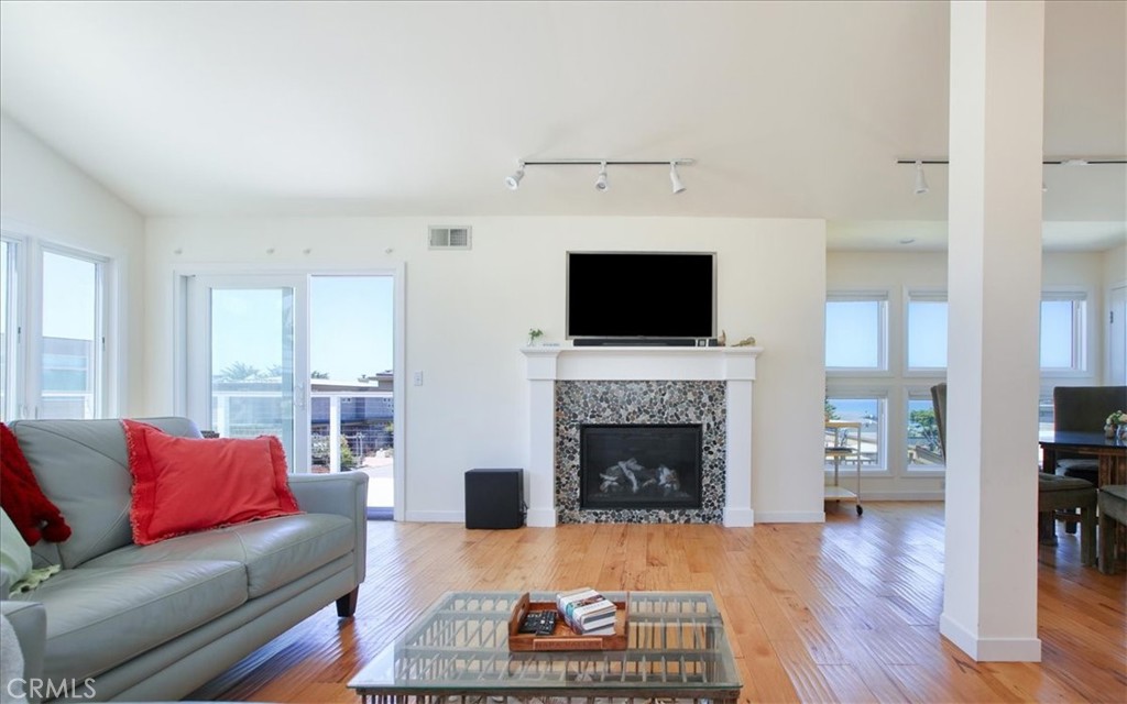 1945 Windsor, Cambria, CA 93428