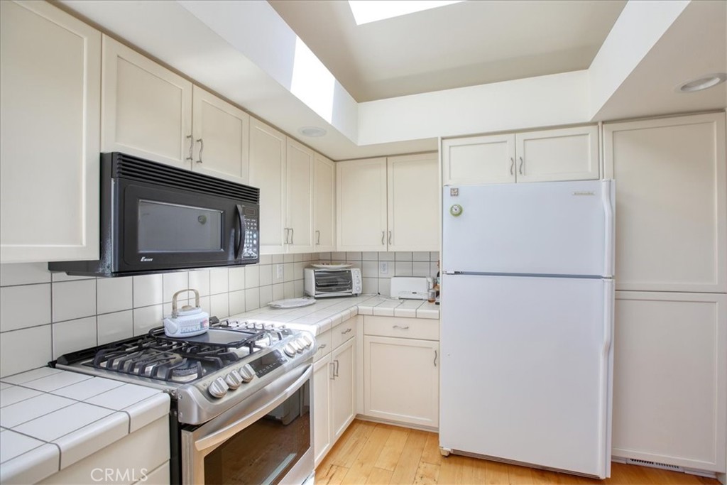 1945 Windsor, Cambria, CA 93428