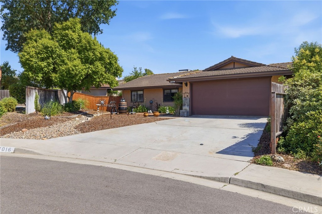 1016 Pamela Ct, Paso Robles, CA 93446