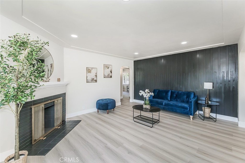 5383 N Easterby, Fresno, CA 93727