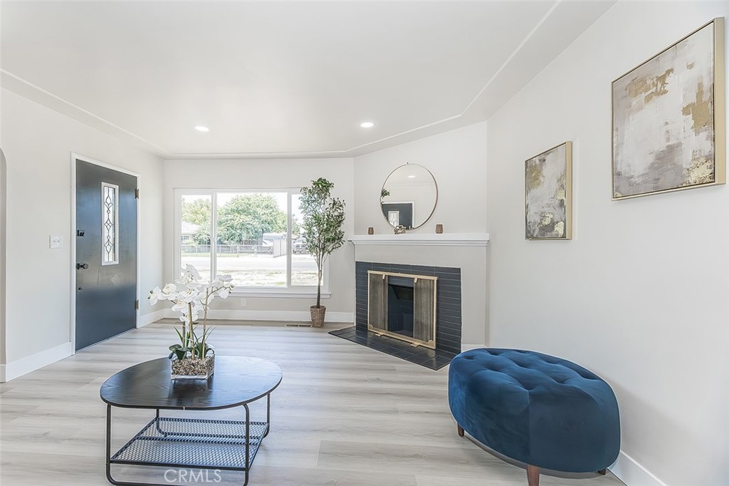 5383 N Easterby, Fresno, CA 93727