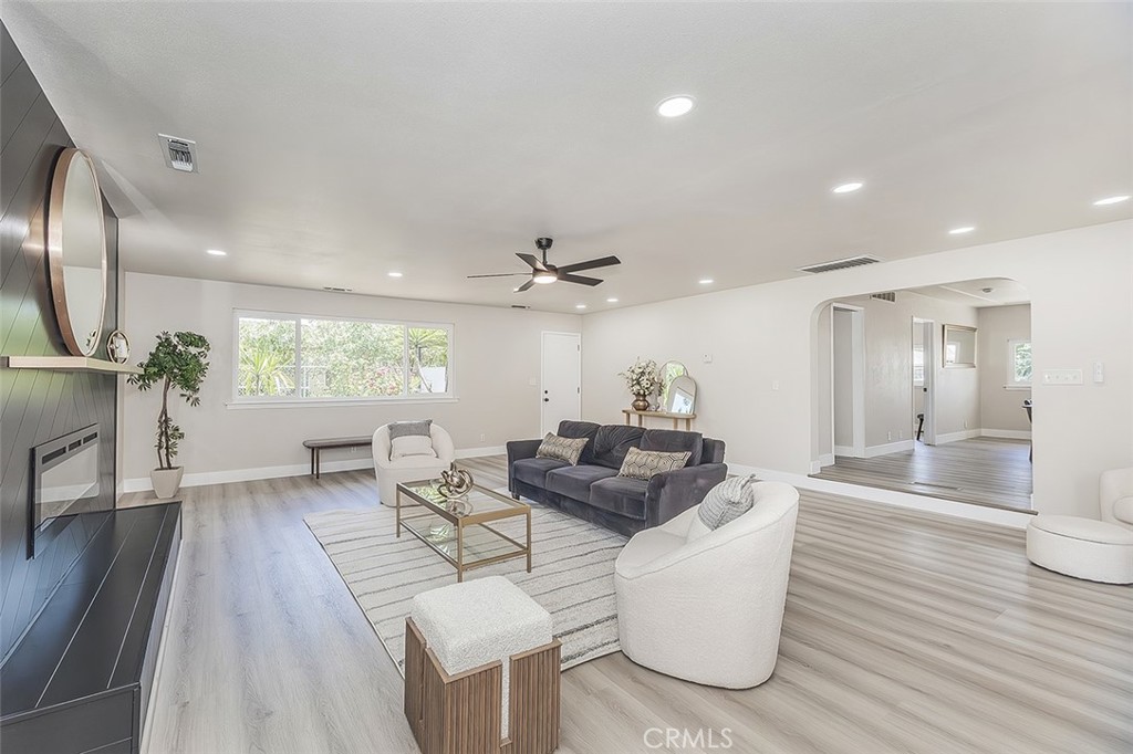 5383 N Easterby, Fresno, CA 93727