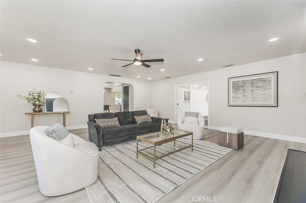 5383 N Easterby, Fresno, CA 93727