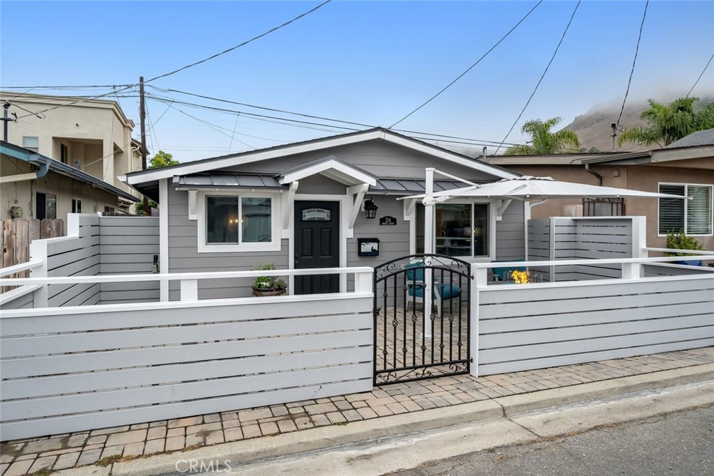 214 Boeker Ave, Pismo Beach, CA 93449