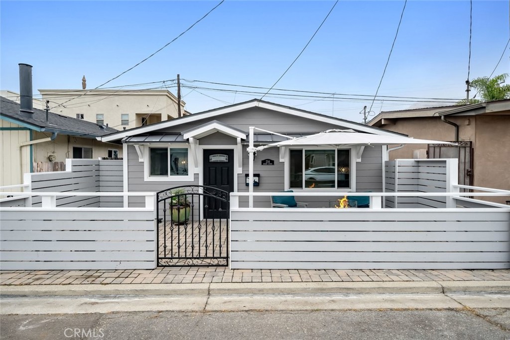 214 Boeker Ave, Pismo Beach, CA 93449