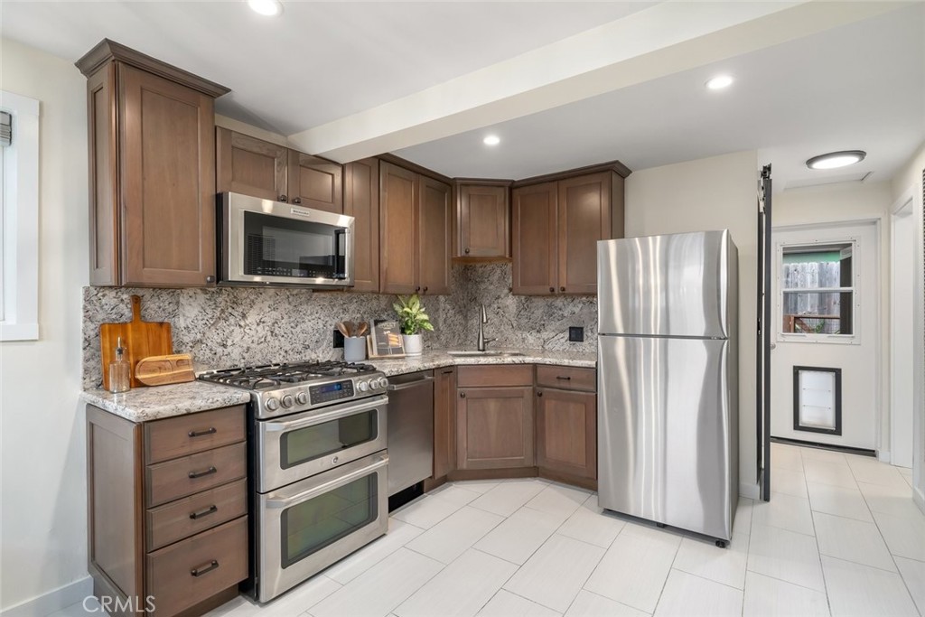214 Boeker Ave, Pismo Beach, CA 93449