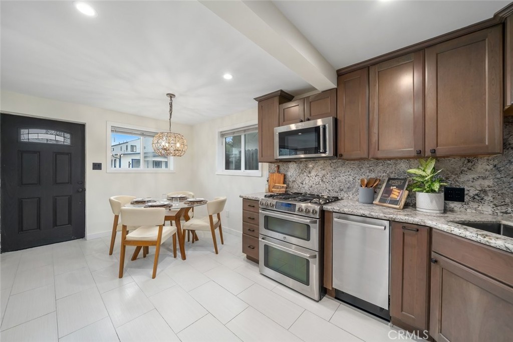 214 Boeker Ave, Pismo Beach, CA 93449