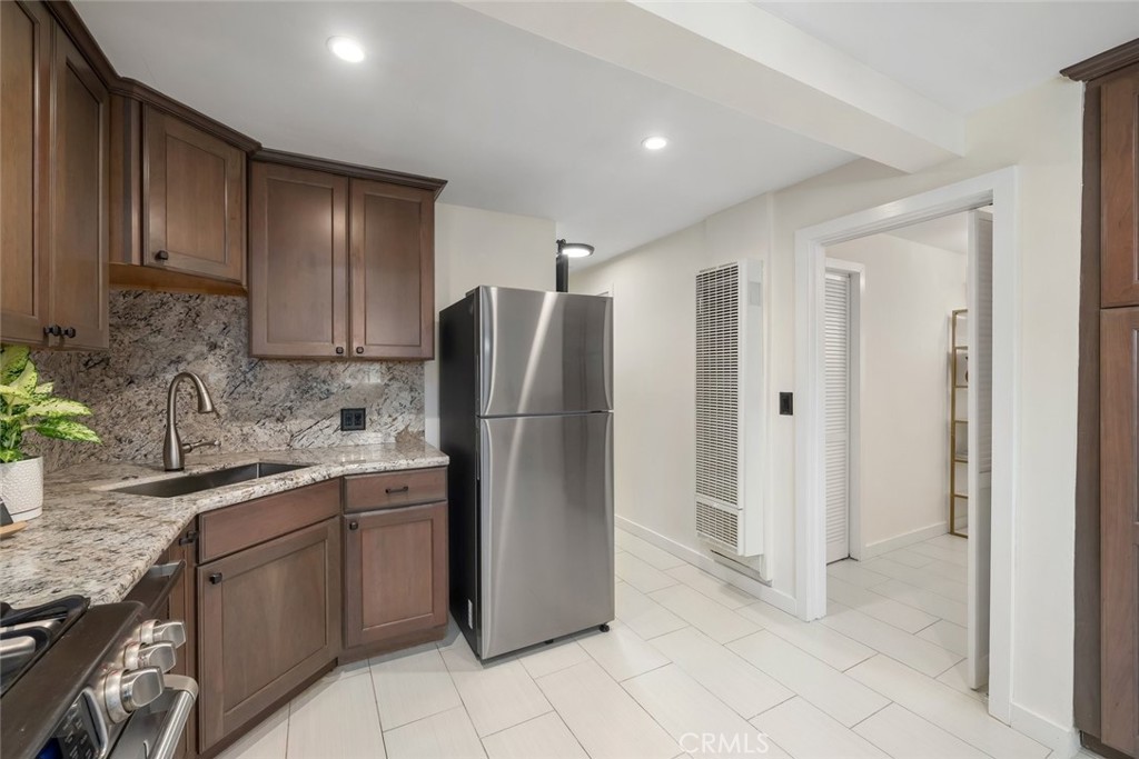 214 Boeker Ave, Pismo Beach, CA 93449
