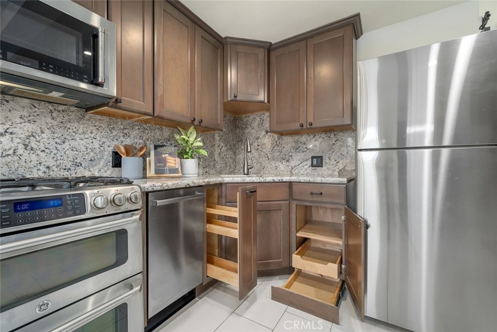 214 Boeker Ave, Pismo Beach, CA 93449
