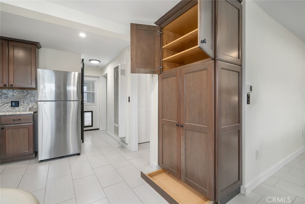214 Boeker Ave, Pismo Beach, CA 93449