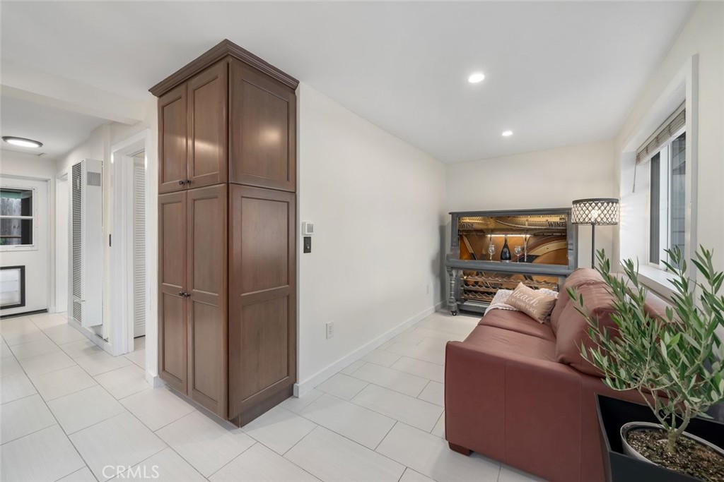214 Boeker Ave, Pismo Beach, CA 93449