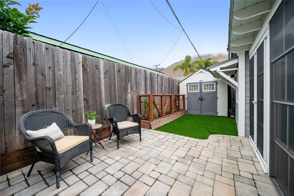 214 Boeker Ave, Pismo Beach, CA 93449