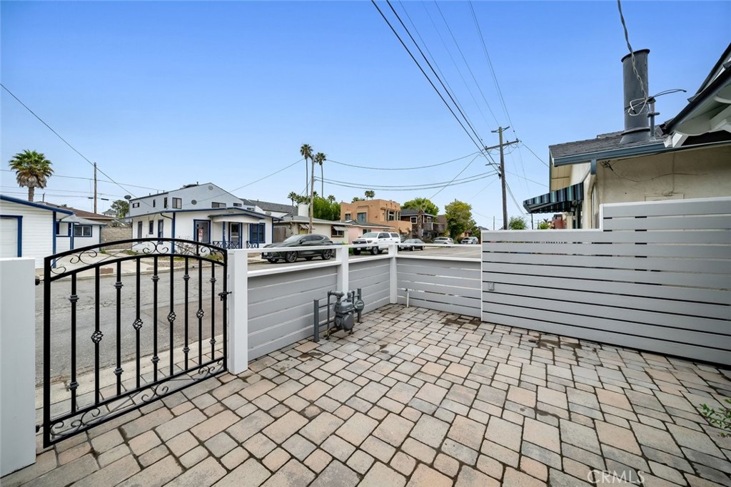 214 Boeker Ave, Pismo Beach, CA 93449