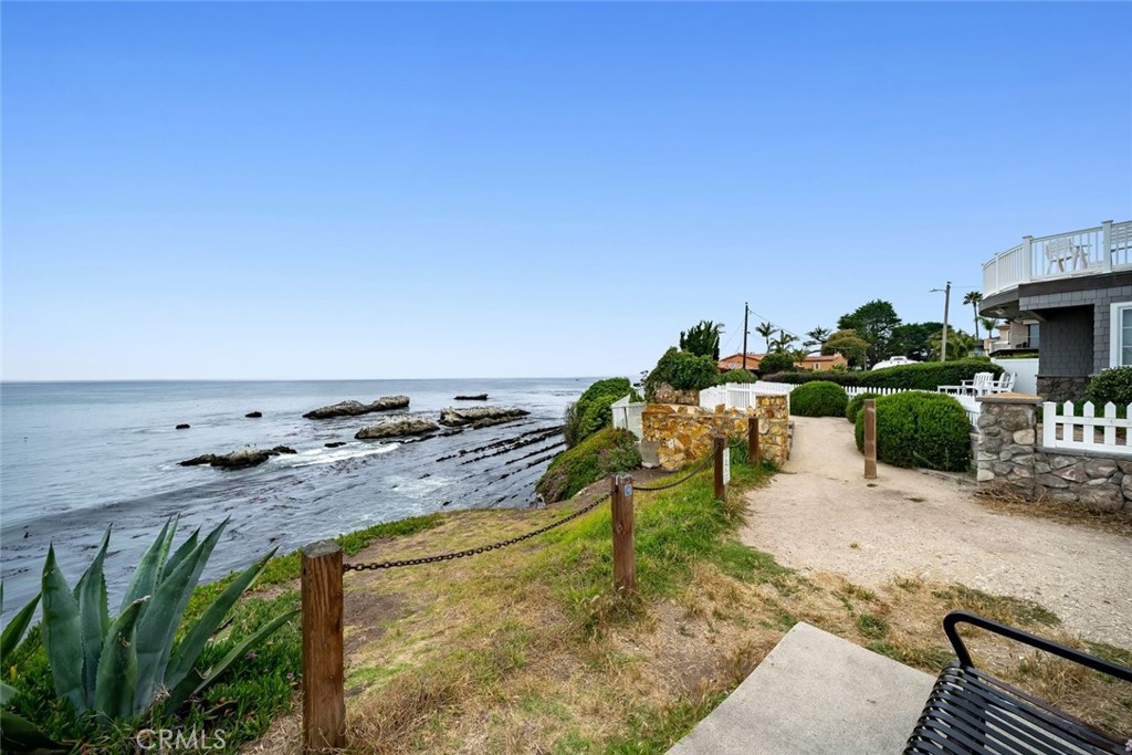 214 Boeker Ave, Pismo Beach, CA 93449