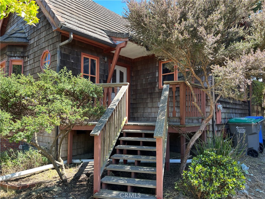 2936 Burton Dr, Cambria, CA 93428