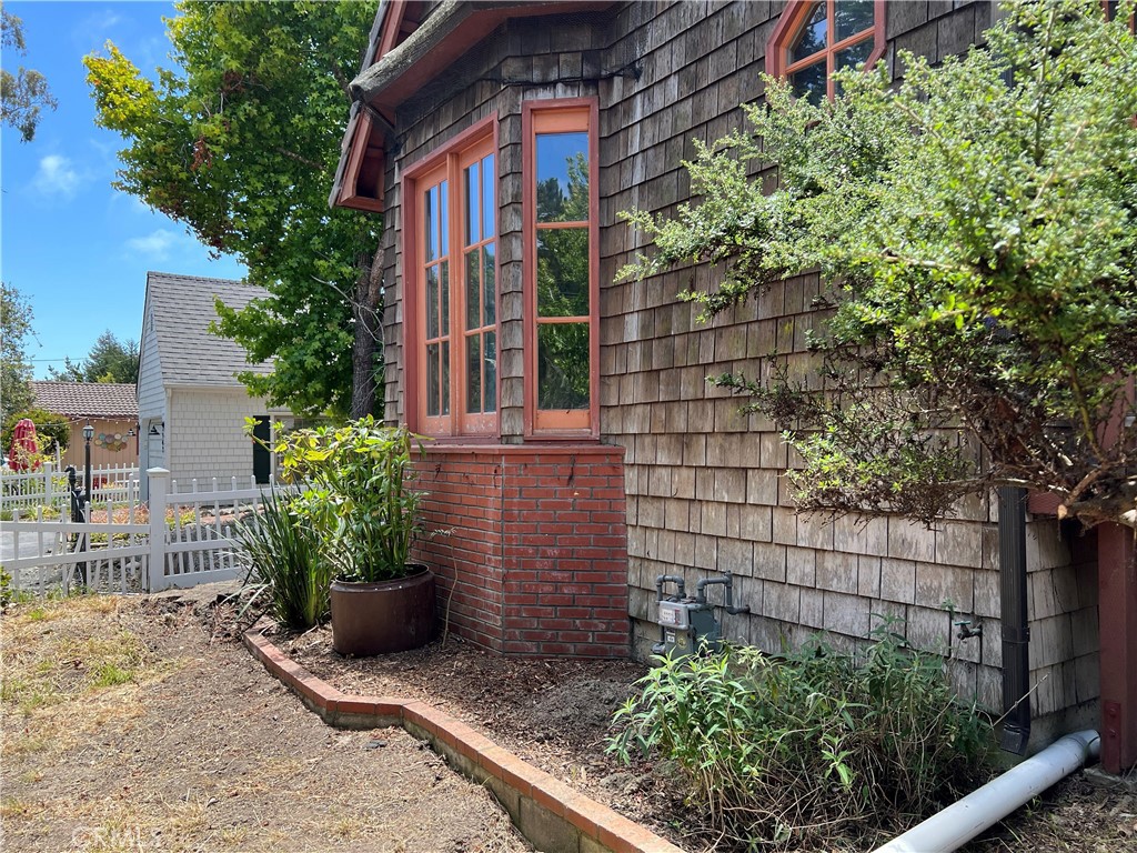 2936 Burton Dr, Cambria, CA 93428