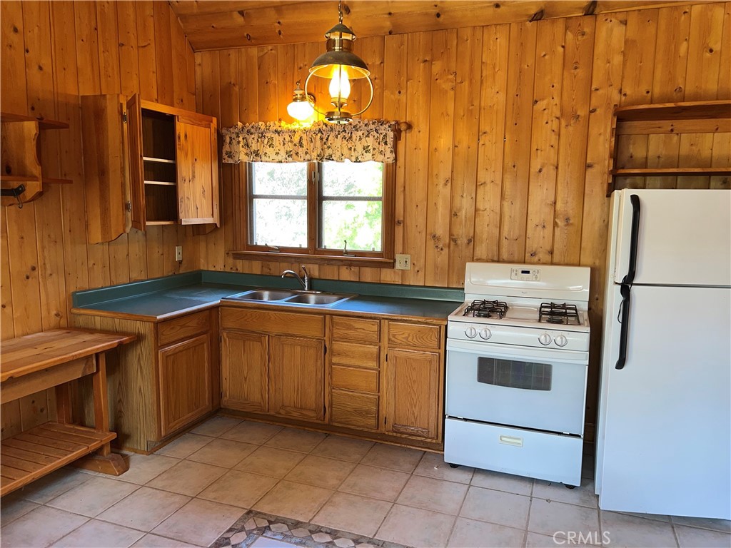2936 Burton Dr, Cambria, CA 93428