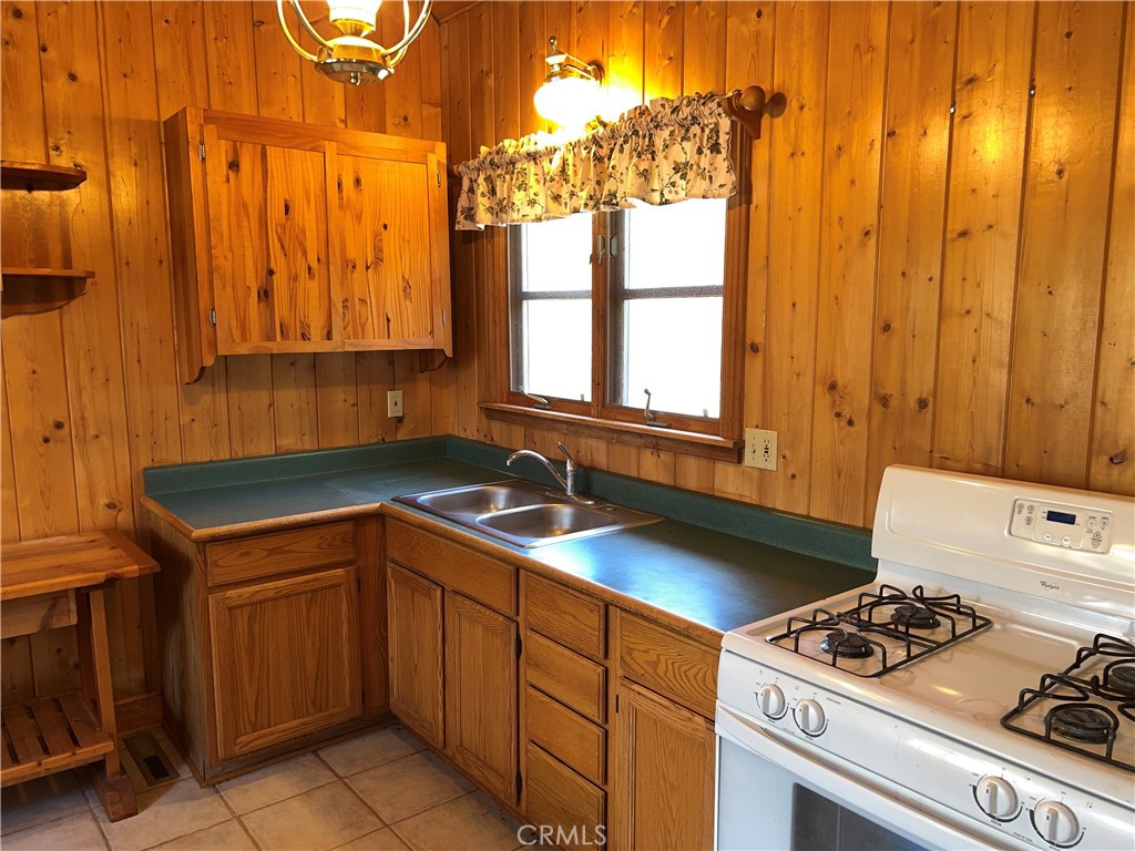2936 Burton Dr, Cambria, CA 93428