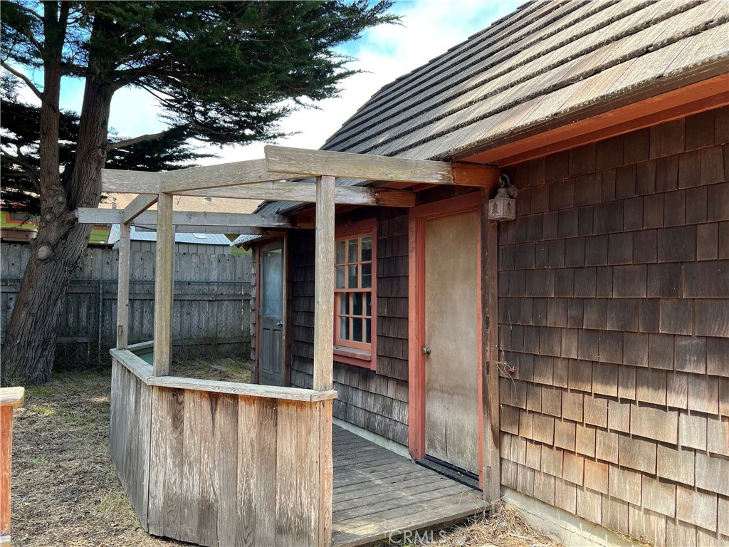 2936 Burton Dr, Cambria, CA 93428