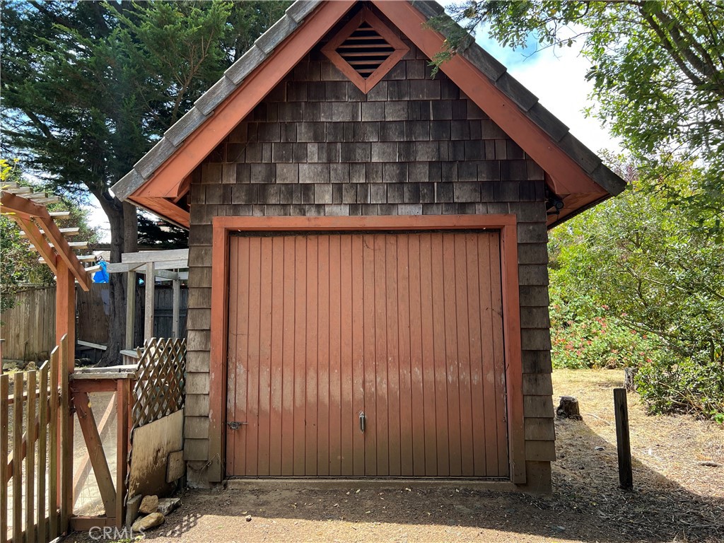 2936 Burton Dr, Cambria, CA 93428