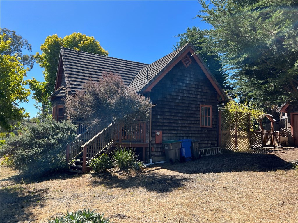 2936 Burton Dr, Cambria, CA 93428