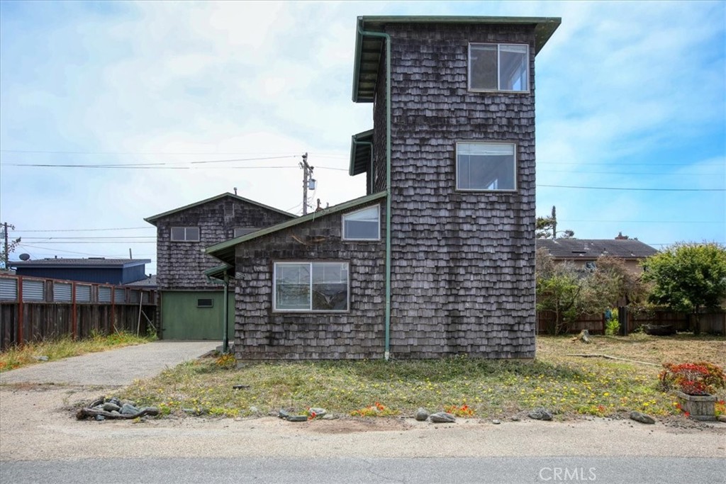 550 Worcester Dr, Cambria, CA 93428