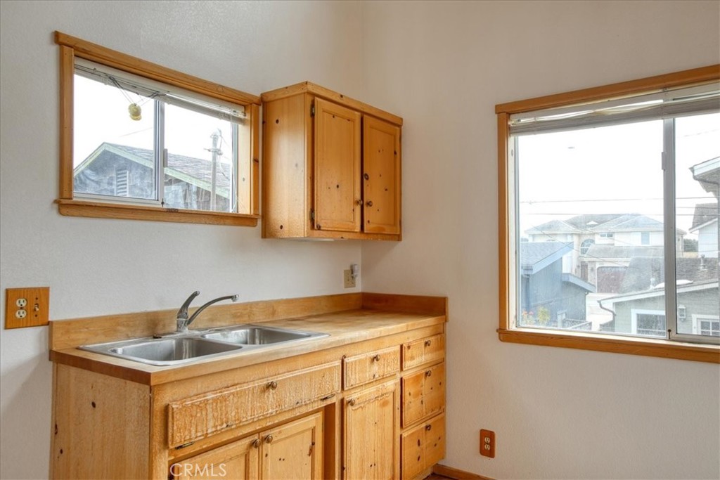 550 Worcester Dr, Cambria, CA 93428