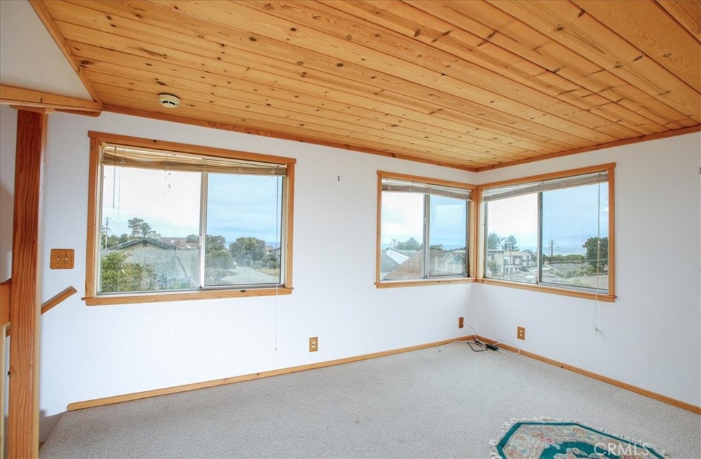 550 Worcester Dr, Cambria, CA 93428