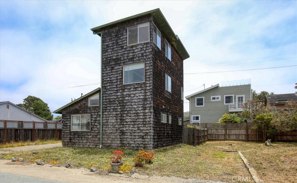 550 Worcester Dr, Cambria, CA 93428